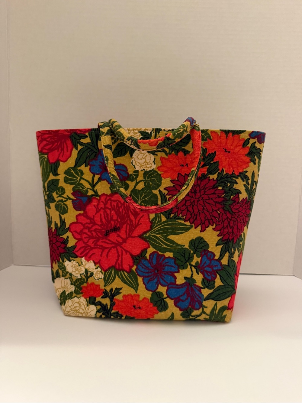 Margaret Smith Gardener Maine Rare Vintage Floral Handbag. Perfect Condition.